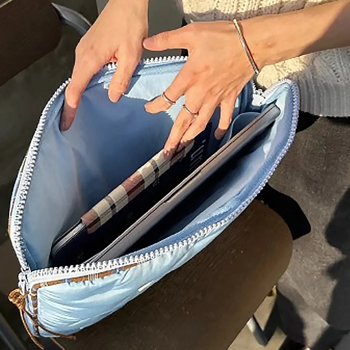 Blaue Kissen-Laptop-Tasche 13–16 Zoll