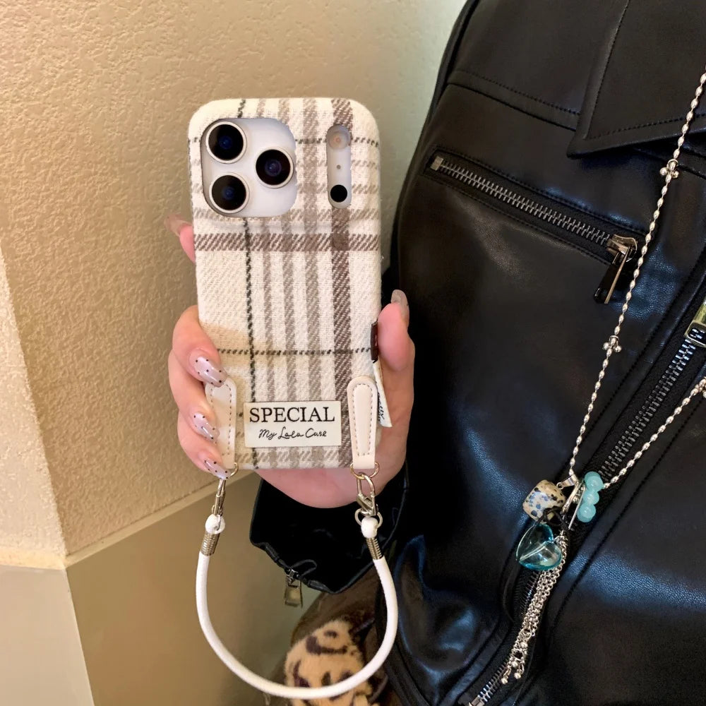 Plüschhülle Retro Stil für iPhone 17 Stoßfest