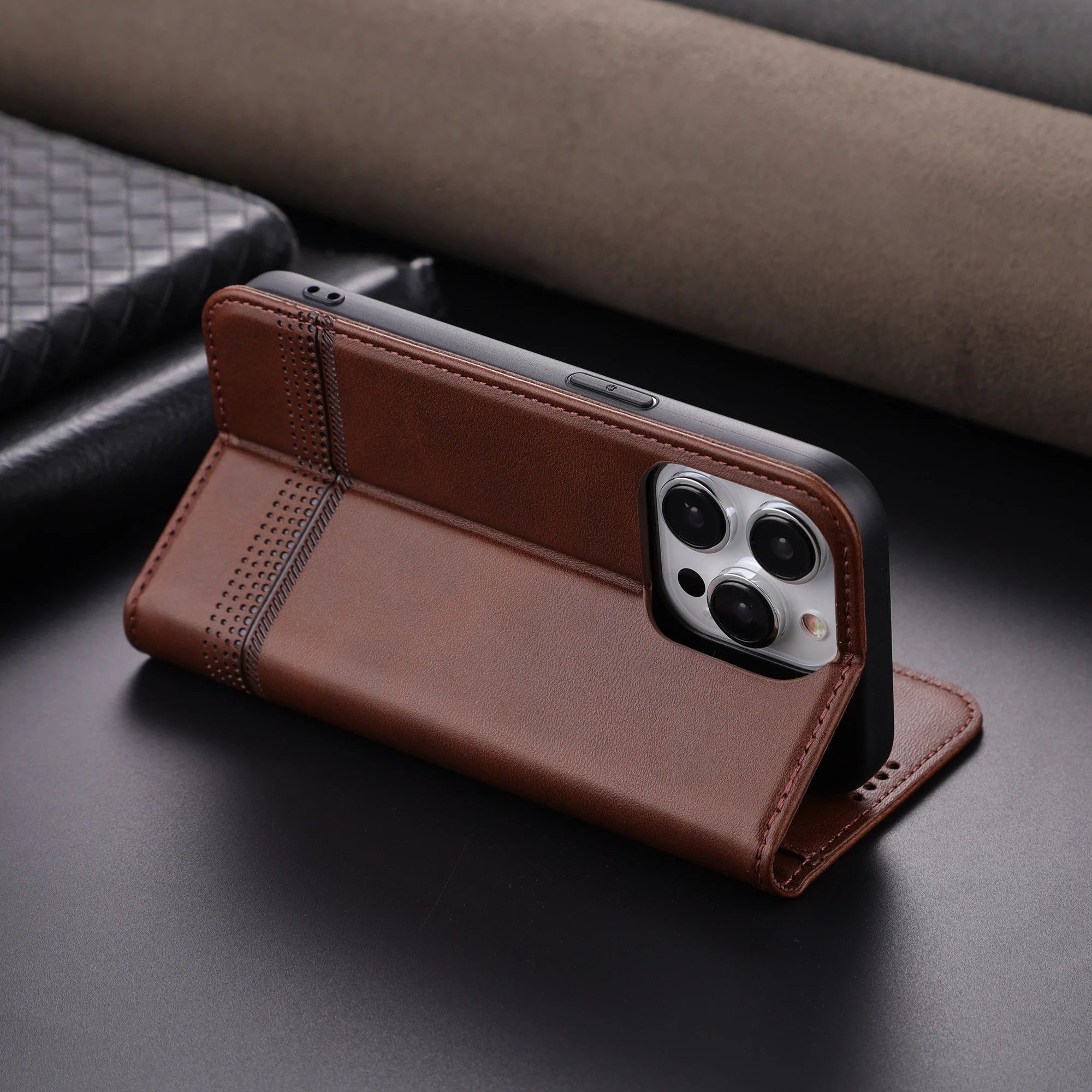 Leder Klapphülle mit Kartenfach für iPhone 17 Pro Max