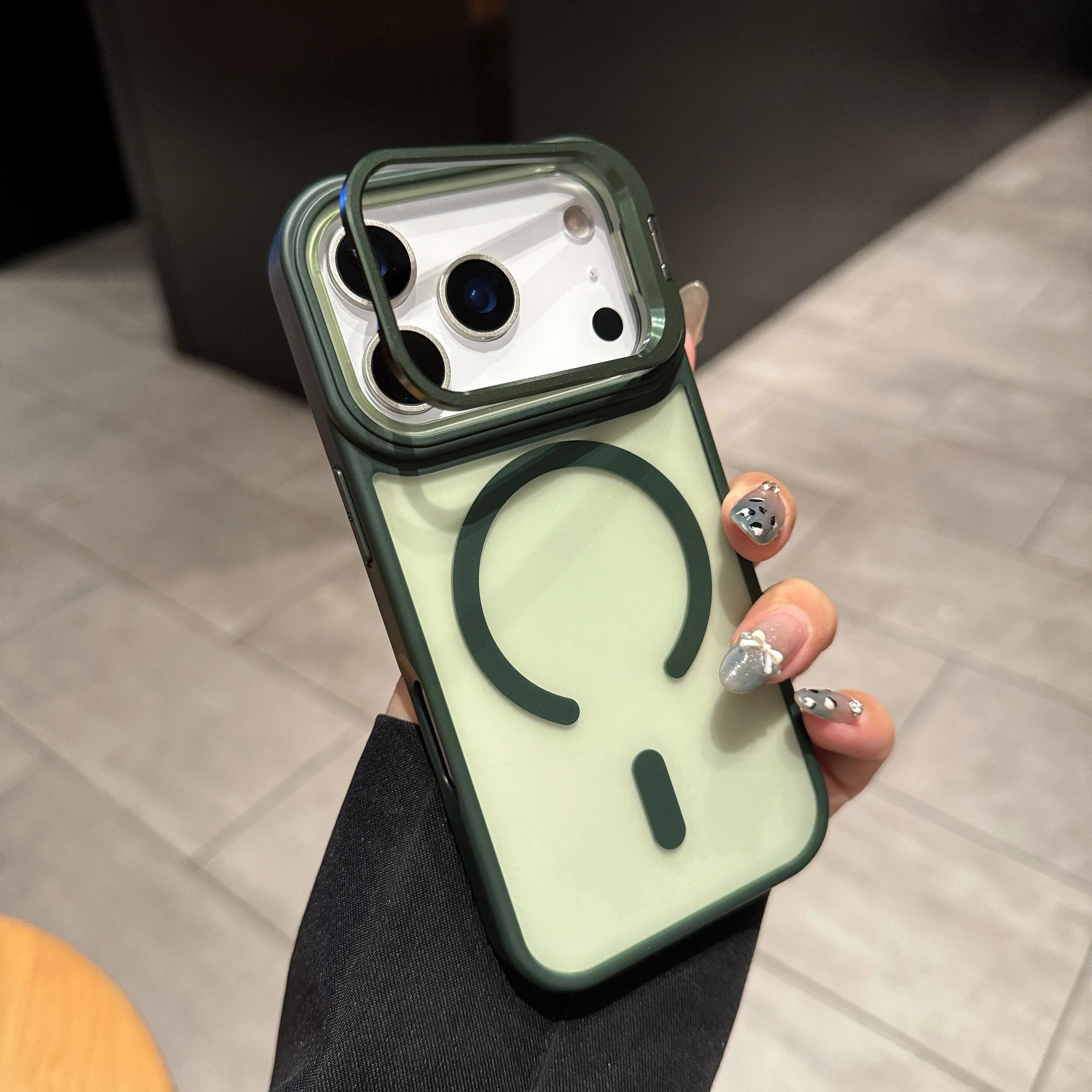 Luxus-Hülle für iPhone 17 mit Ständer & Metallring