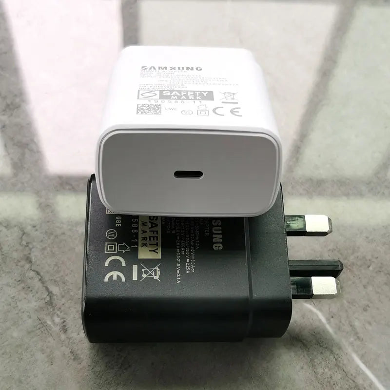 Chargeur rapide Samsung 45 W avec prise britannique