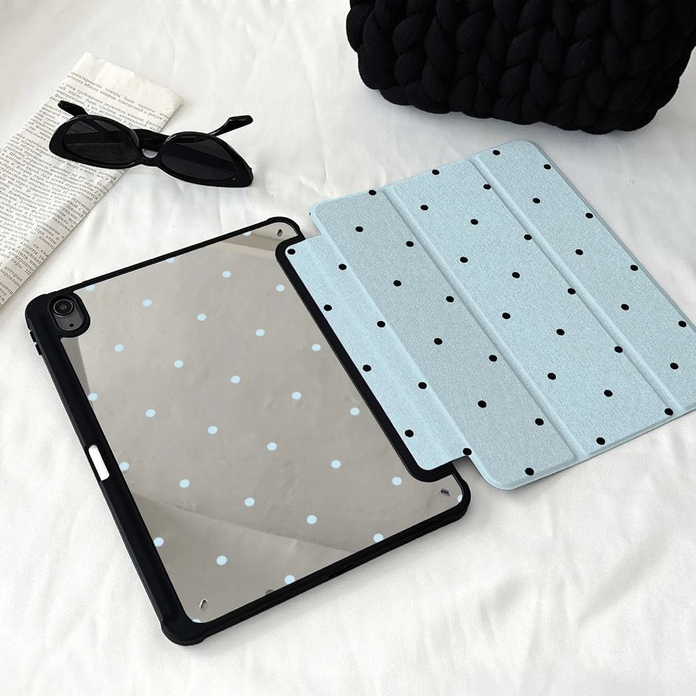 iPad Hülle – Schwarze Polka Dots
