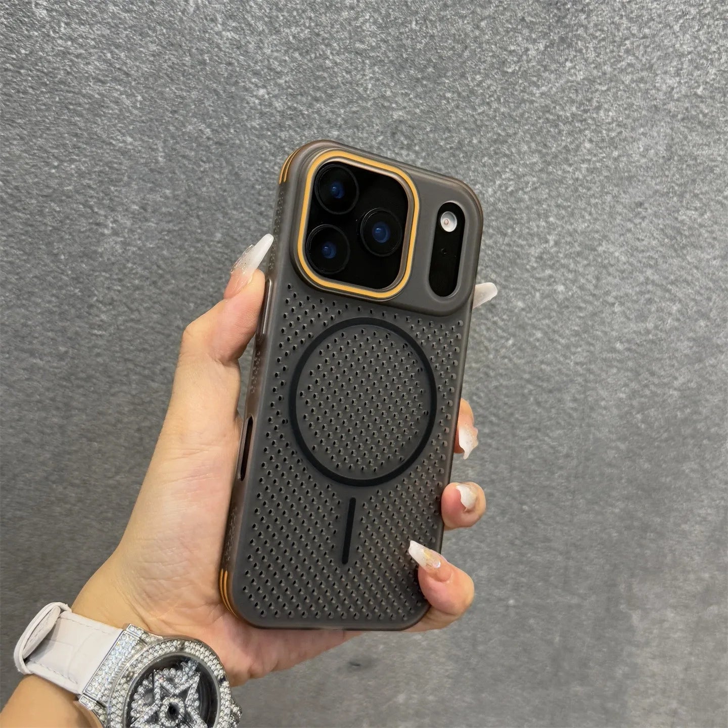 Atmungsaktive MagSafe Hülle für iPhone 17 Pro Max