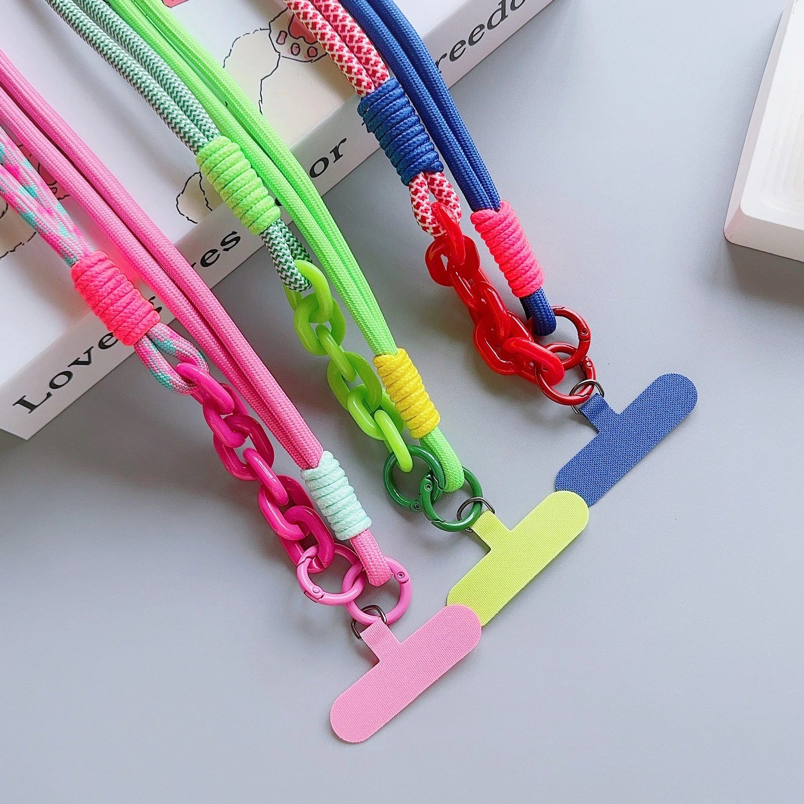 Verstellbares Leder-Handy-Lanyard mit Perlen