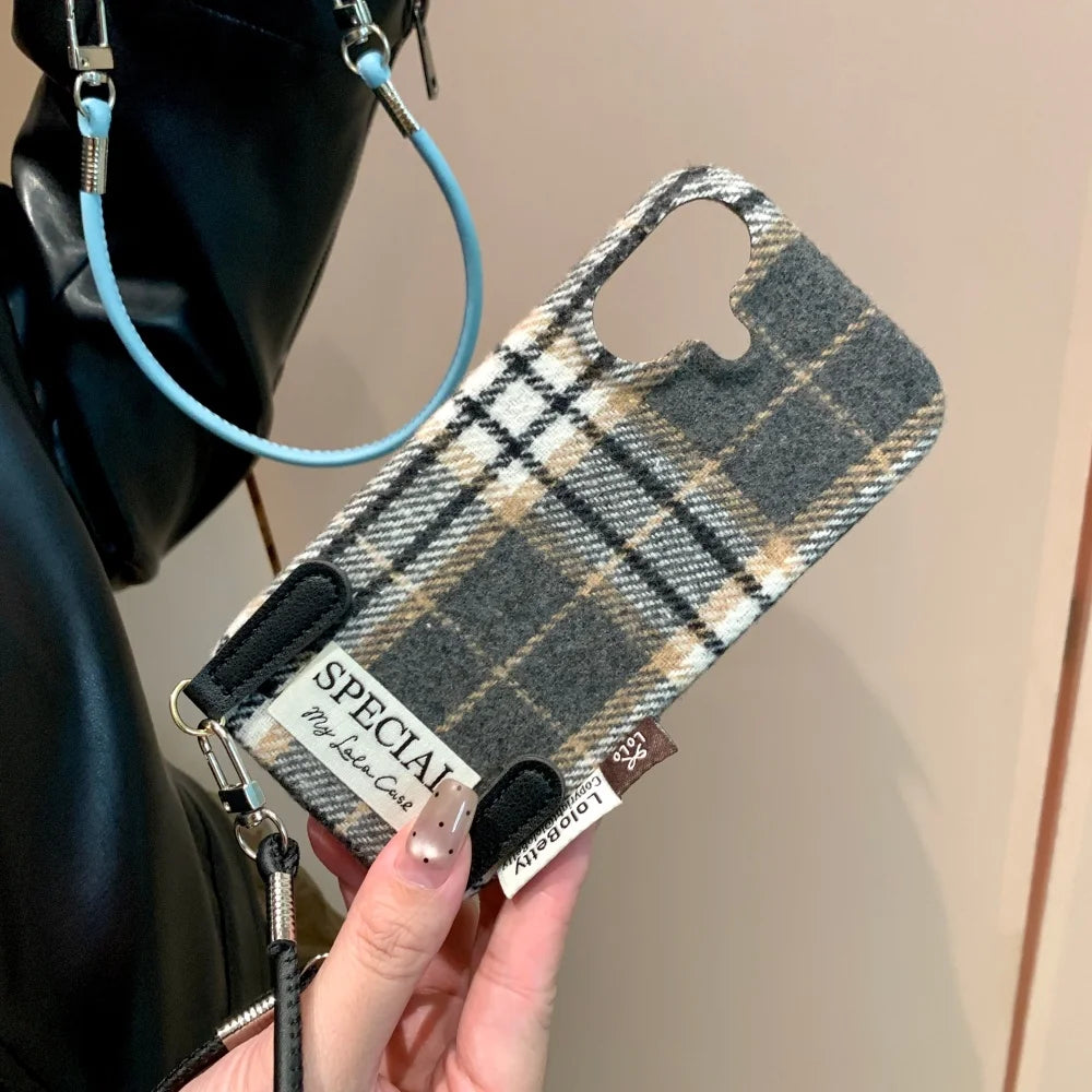 Plüschhülle Retro Stil für iPhone 17 Stoßfest