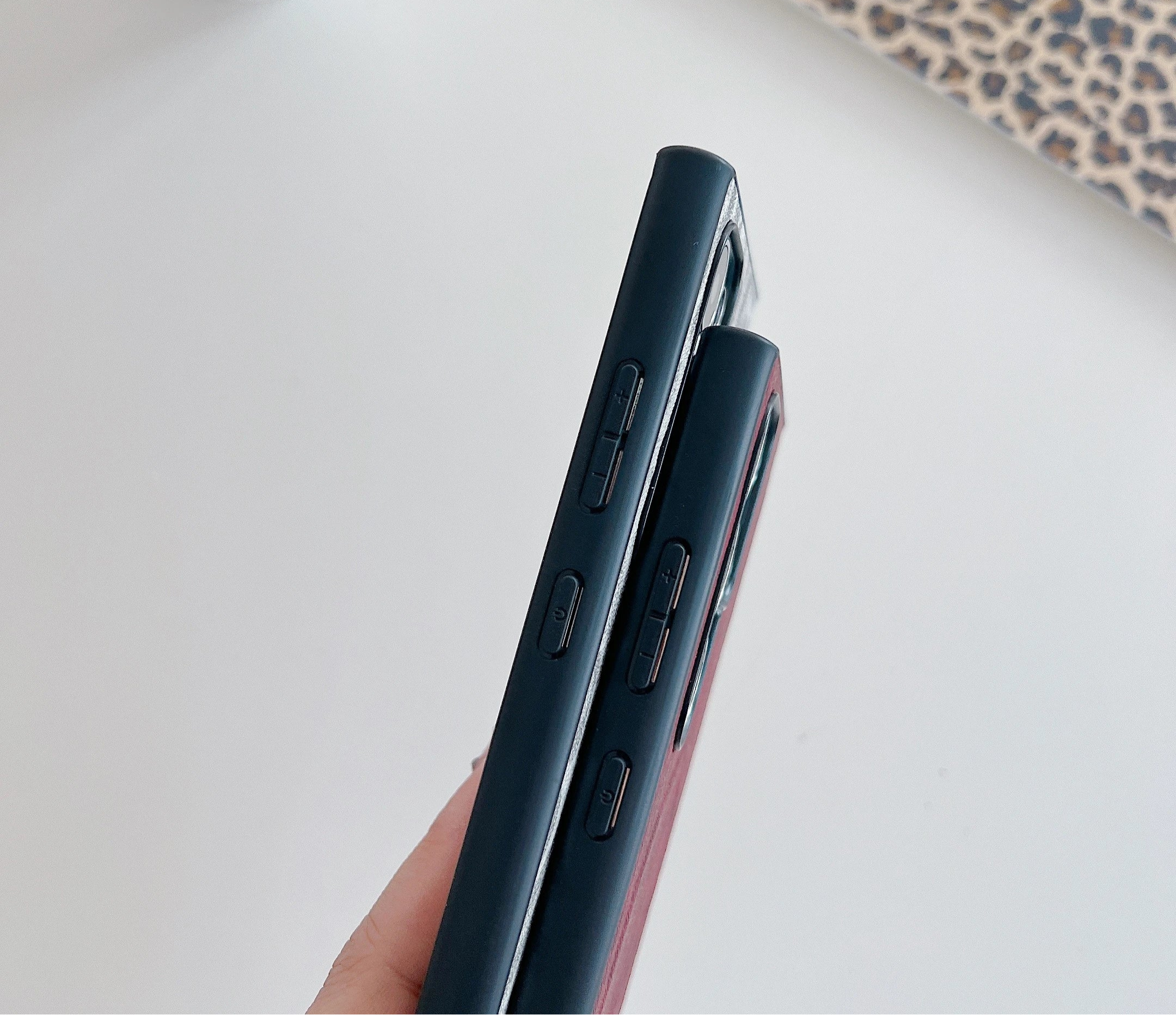 Leoparden Magnet Hülle mit MagSafe Funktion