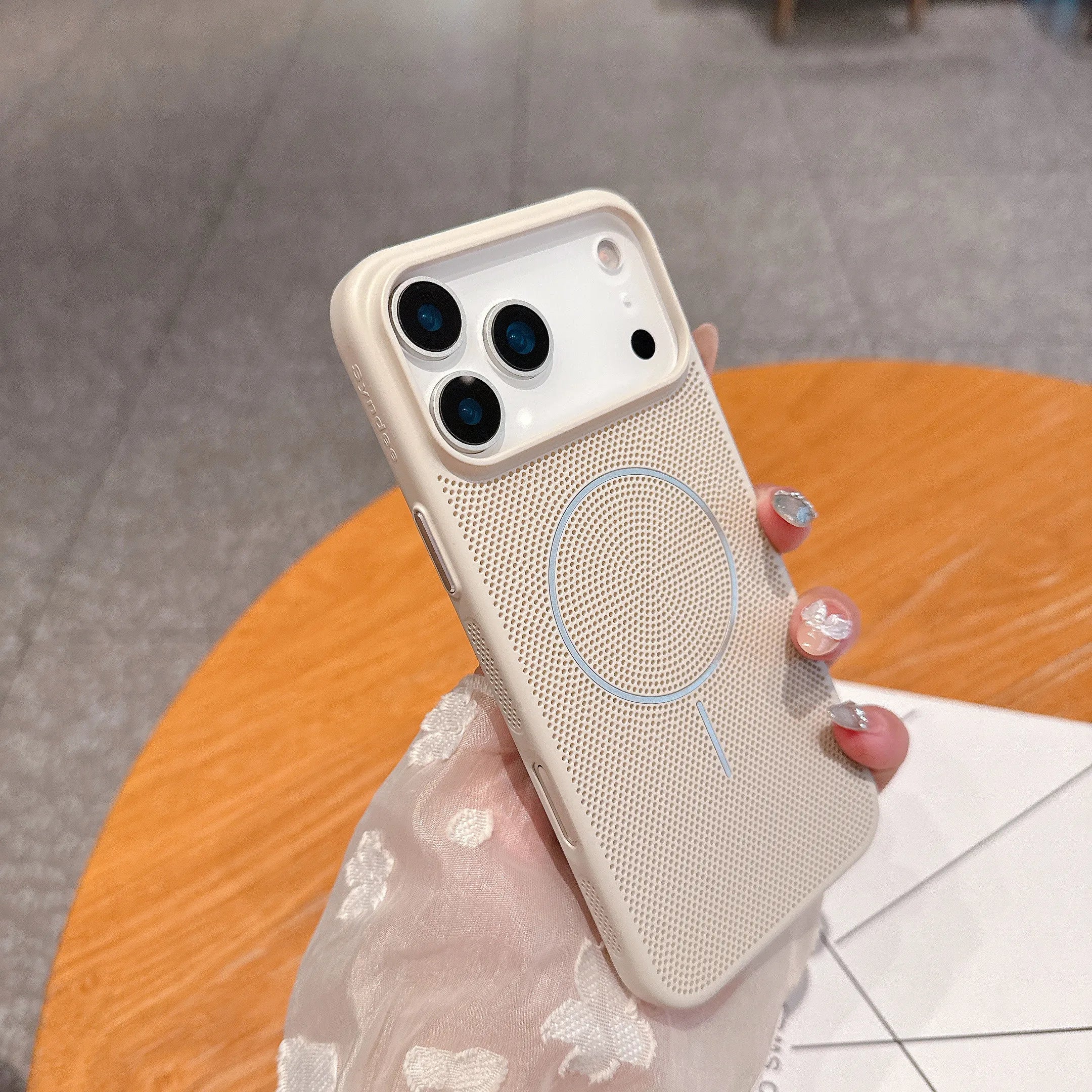 Magnetische Mesh-Hülle mit Kühlung für iPhone 17 Pro Max