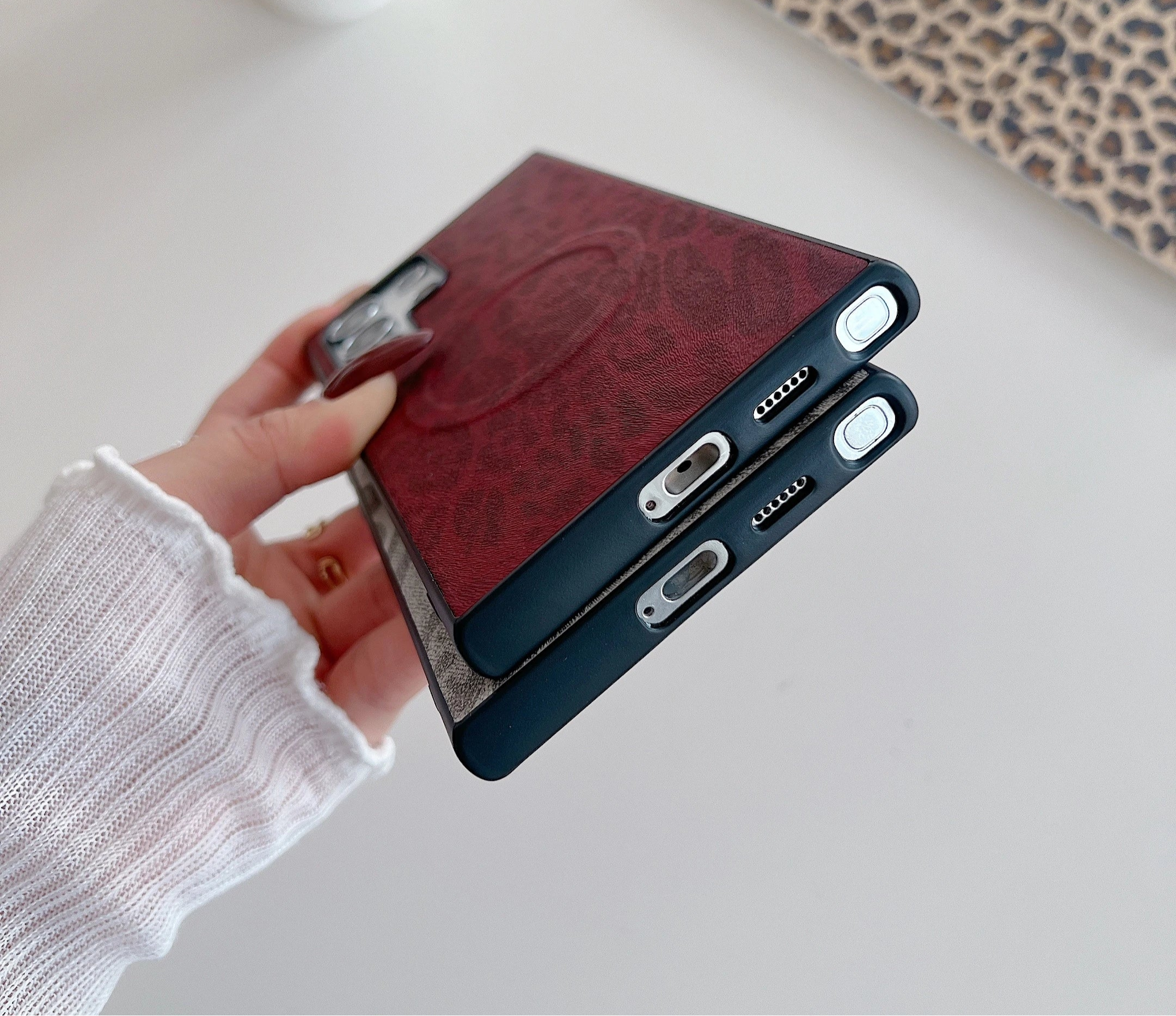 Leoparden Magnet Hülle mit MagSafe Funktion