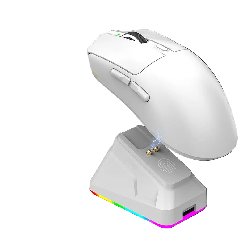 Tri-Modus Gaming-Maus mit RGB & magnetischer Ladung