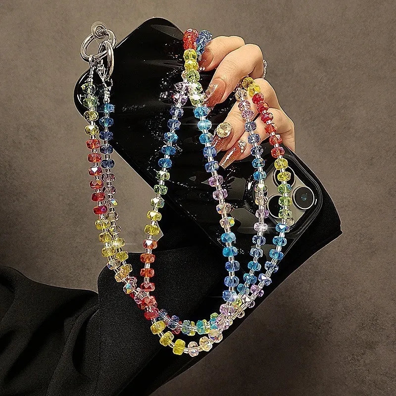 Bunter Perlen Handy-Anhänger als Sommer-Accessoire