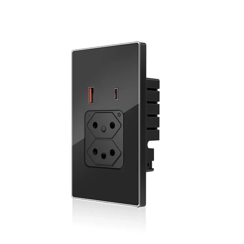 Smart WiFi power outlet Brazil with USB-C 30W