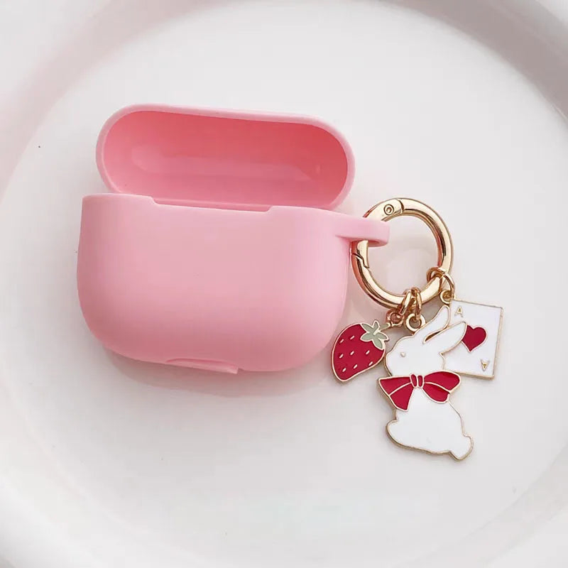 Weinrote Silikonhülle mit Rosenanhänger für AirPods