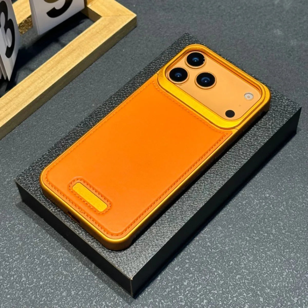 Edle Leder-Metallhülle für iPhone 17 Pro/Max