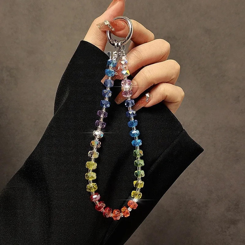 Bunter Perlen Handy-Anhänger als Sommer-Accessoire